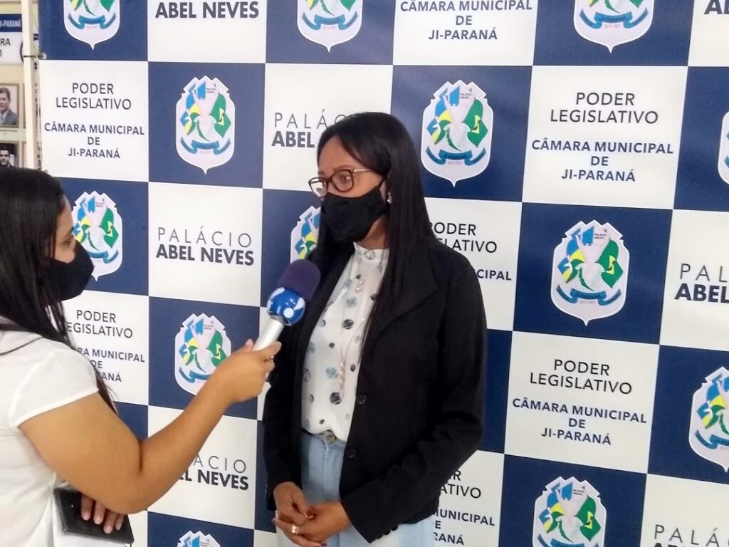 Vera Márcia toma posse como vereadora em Ji Paraná VipFesta