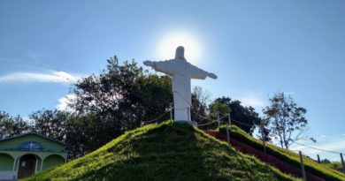 Réplica da estátua do Cristo Redentor em Ji-Paraná