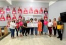 Sílvia Cristina entrega R$ 100 mil para a Associação Mulheres de Lenço, em Rolim de Moura