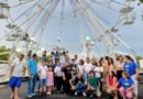Prefeito leva alunos da APAE para andar de roda-gigante no Beira Rio Cultural