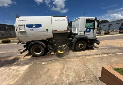 Caminhão varredeira reforça limpeza urbana e moderniza serviços em Ji-Paraná