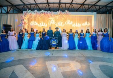 Polícia Militar Mirim de Ji-Paraná realiza 2º Baile de Debutantes para 15 alunas do Projeto